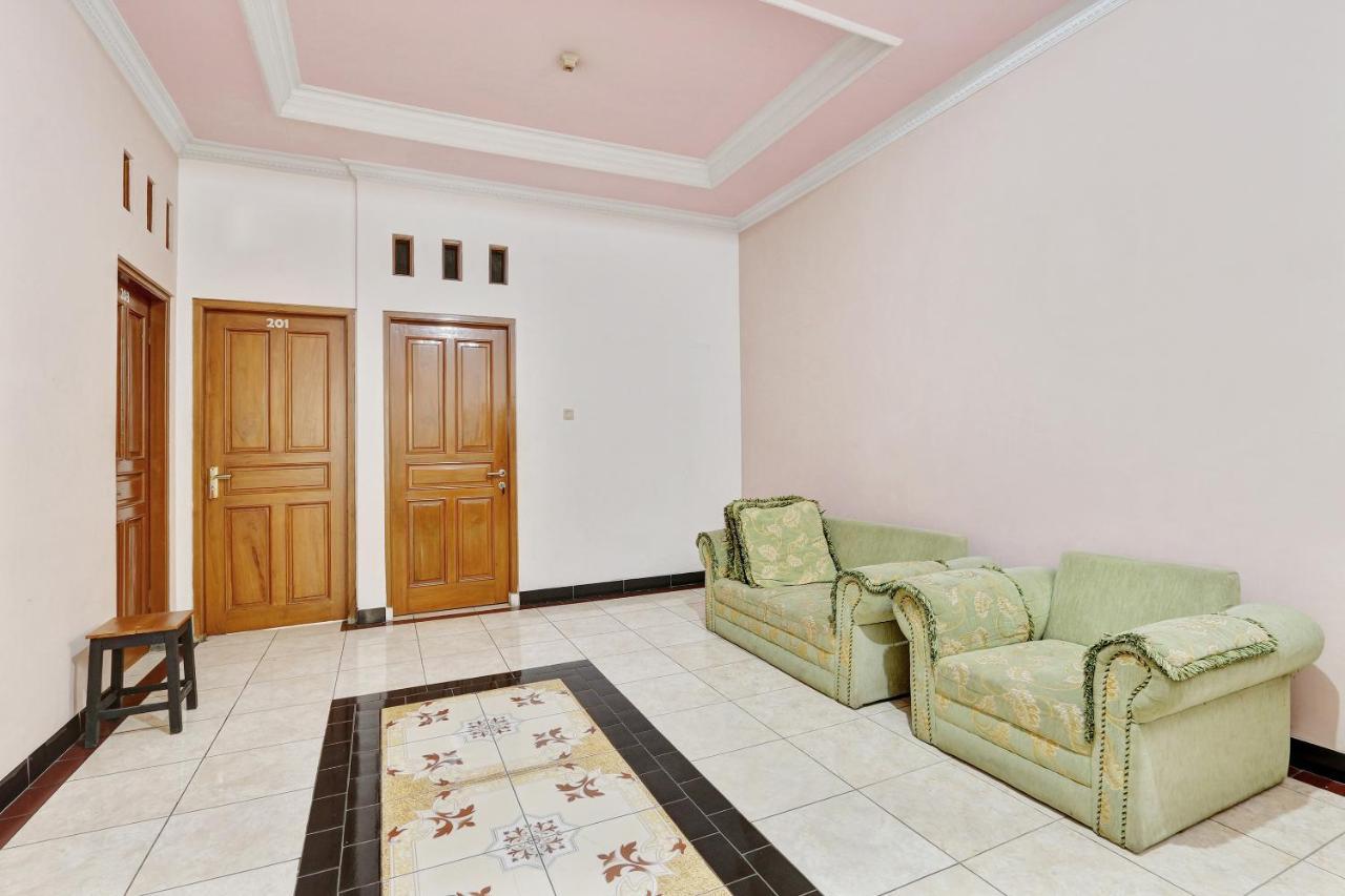 Hotel Wisma Ck Kebumen ภายนอก รูปภาพ